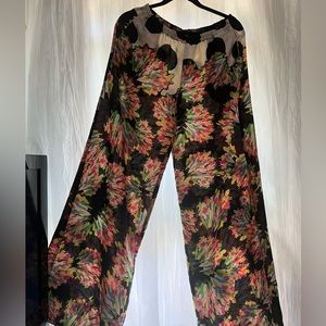 ZARA Trafulac collection silky palazzo pants! Beautiful Print! Only worn once.